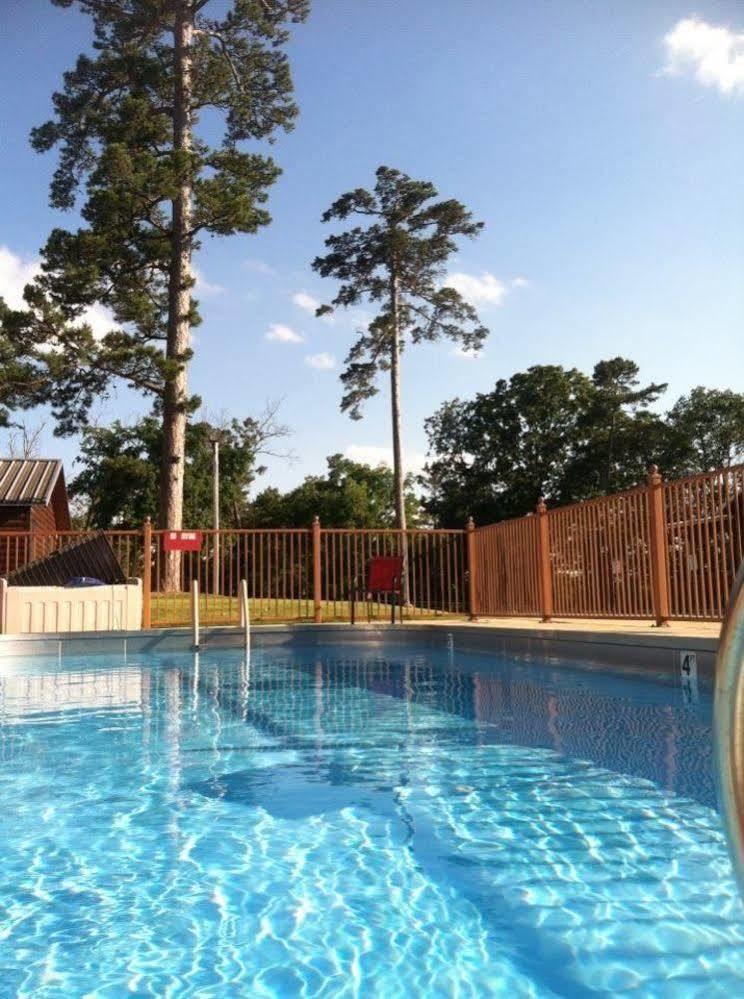 Hochatown Country Lodge Exterior photo